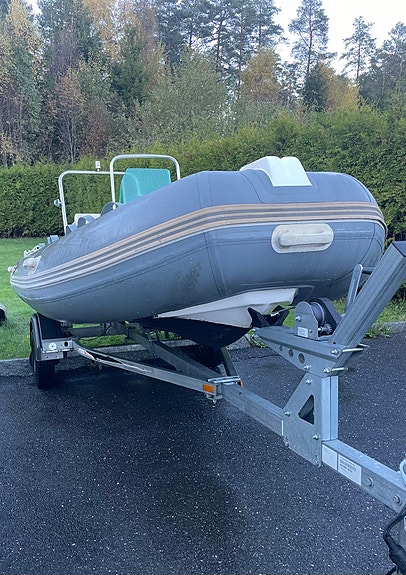 2018 mod. Smart Rib 390 m/Mercury 20 HK og henger 4 of 13