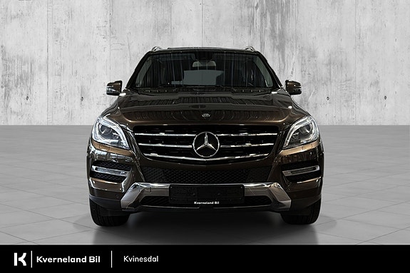 Mercedes-Benz ML250 2 of 29