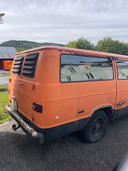 Dodge Maxivan 3 of 5