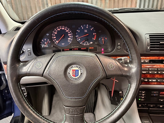Alpina B10 28 of 30