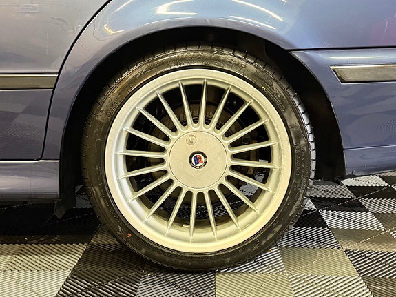 Alpina B10 18 of 30