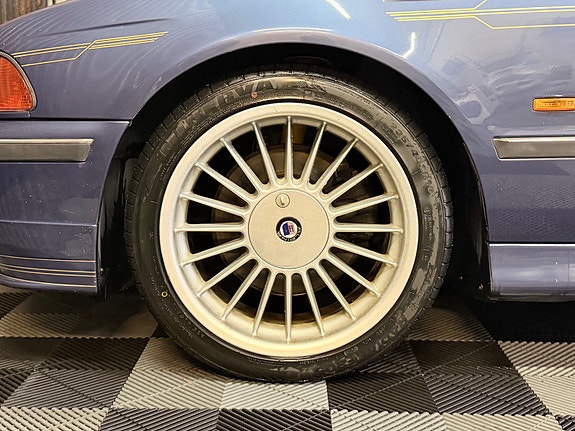 Alpina B10 17 of 30