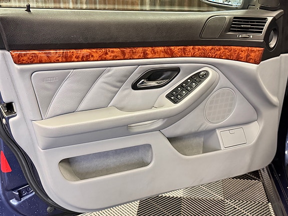 Alpina B10 26 of 30