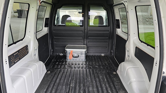 Volkswagen Caddy Alltrack 7 of 15