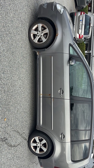 Volkswagen Touran 2 of 14