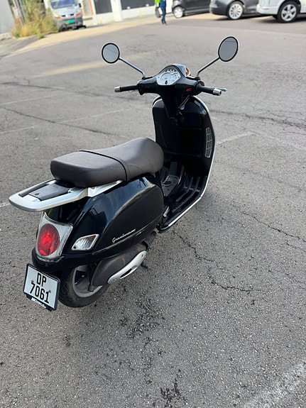 Vespa Granturismo 125 8 of 18