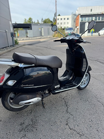 Vespa Granturismo 125 12 of 18