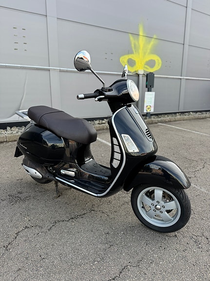 Vespa Granturismo 125 15 of 18