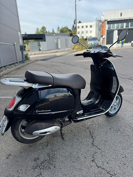 Vespa Granturismo 125 9 of 18