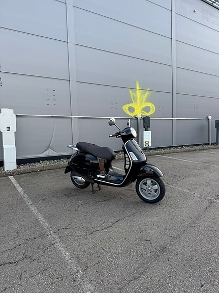 Vespa Granturismo 125 7 of 18