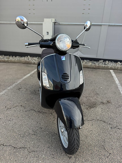 Vespa Granturismo 125 14 of 18