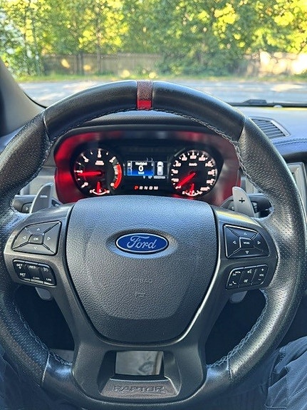 Ford Ranger Raptor 12 of 15