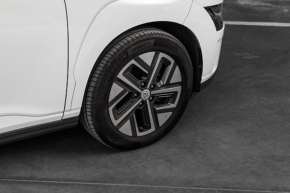Hyundai Kona 9 of 25
