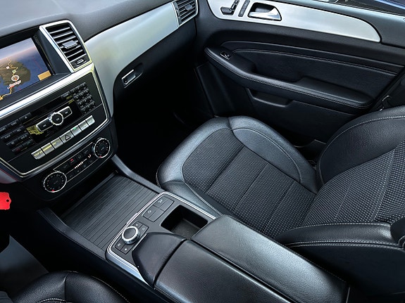 Mercedes-Benz ML250 17 of 30