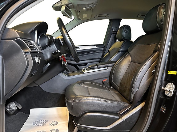 Mercedes-Benz ML250 8 of 30