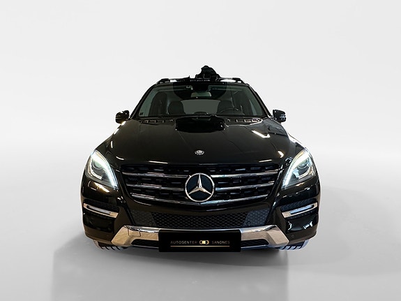 Mercedes-Benz ML250 2 of 30