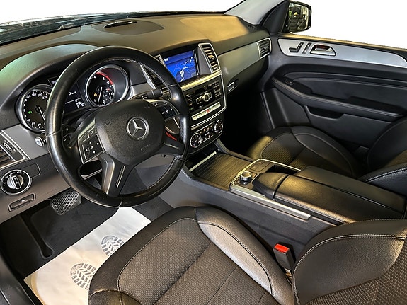 Mercedes-Benz ML250 9 of 30
