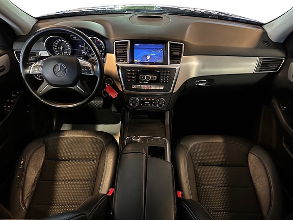 Mercedes-Benz ML250 29 of 30