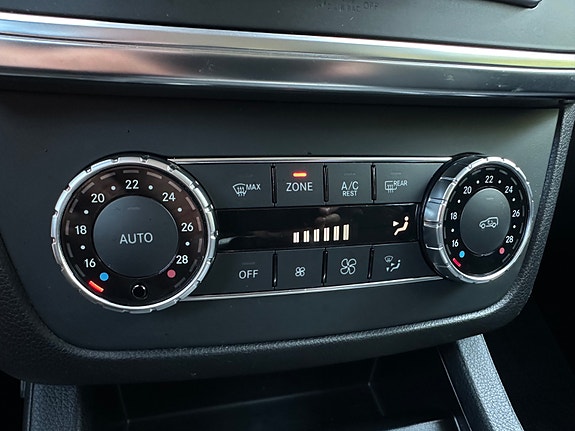 Mercedes-Benz ML250 26 of 30