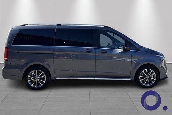 Mercedes-Benz EQV300 7 of 25