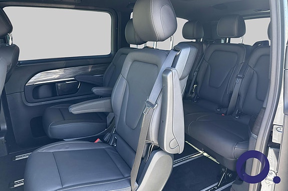Mercedes-Benz EQV300 11 of 25