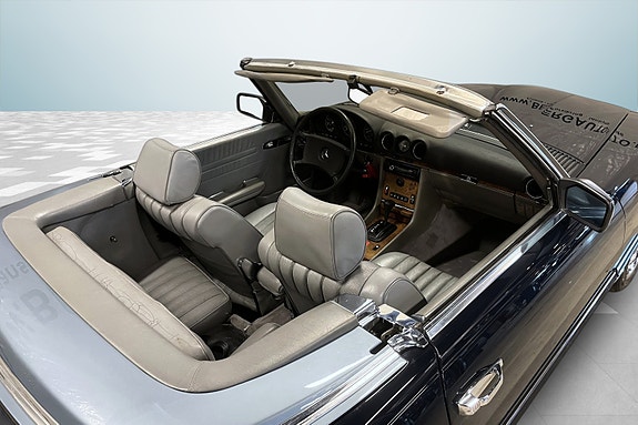 Mercedes-Benz 380 SL 15 of 26