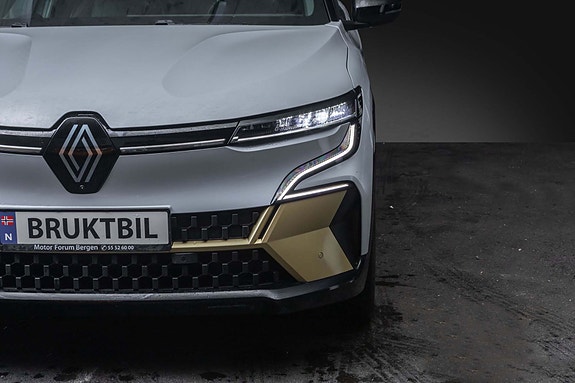 Renault Megane E-Tech 5 of 29