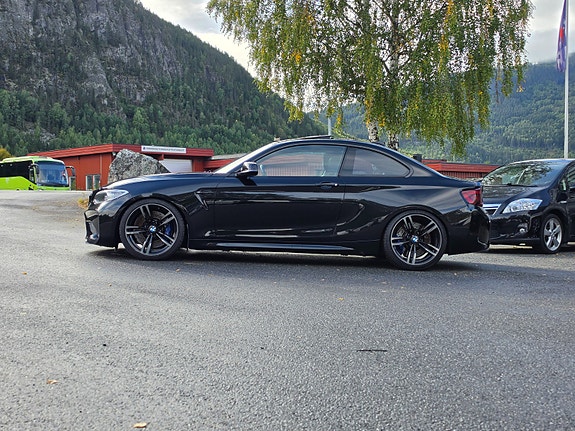 BMW M2 4 of 26