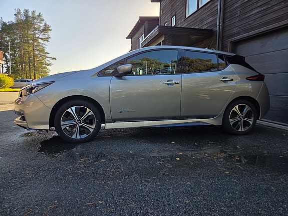 Nissan Leaf 2 of 24