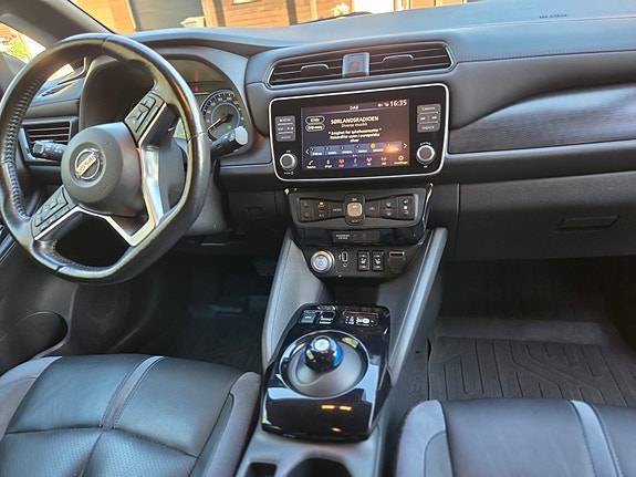Nissan Leaf 18 of 24