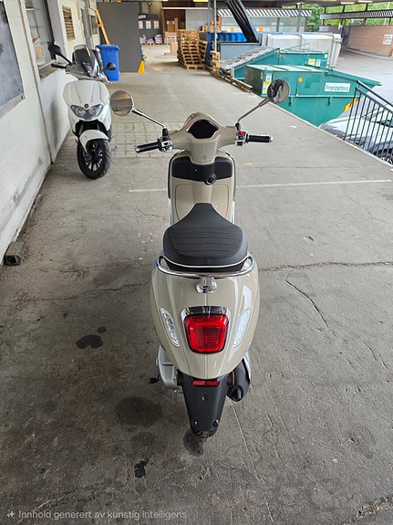 Vespa Primavera 125ie 4 of 12