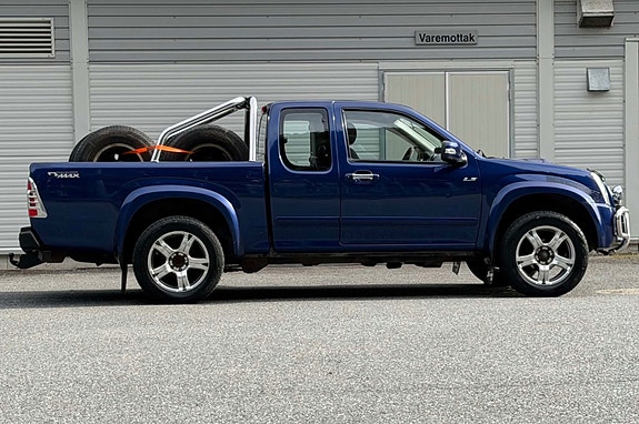 Isuzu D-max 2 of 30