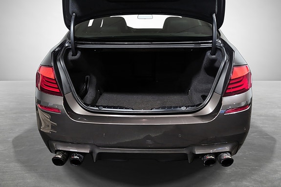 BMW M5 8 of 27