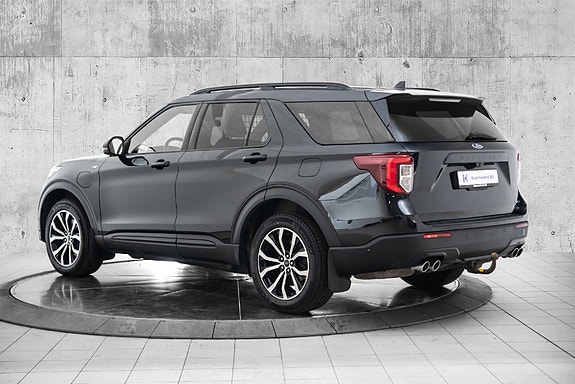 Ford Explorer 3 of 27