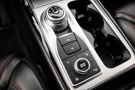 Ford Explorer 16 of 27