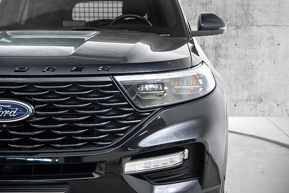 Ford Explorer 8 of 27
