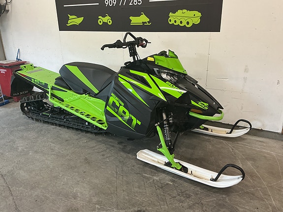 Arctic-cat M8000 153 2 of 8