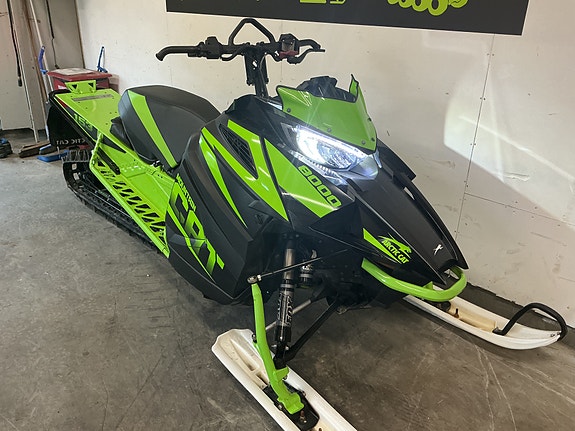 Arctic-cat M8000 153 8 of 8