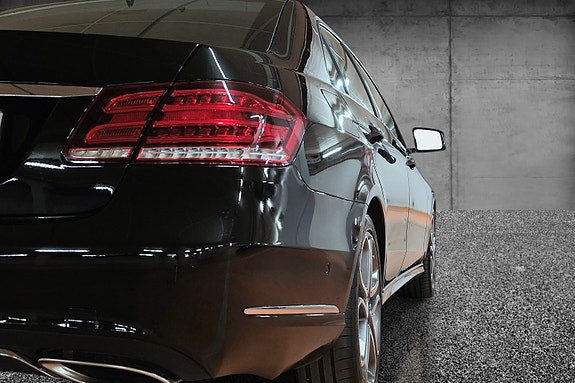Mercedes-Benz E250 10 of 30