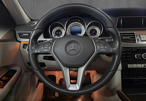 Mercedes-Benz E250 16 of 30