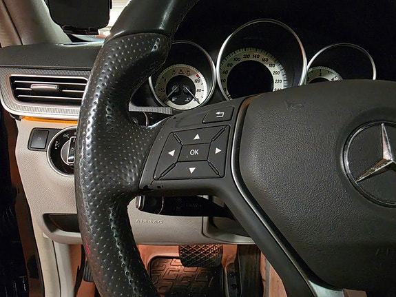 Mercedes-Benz E250 22 of 30