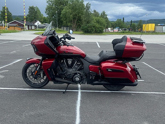 INDIAN Pursuit Dark Horse 6 of 11