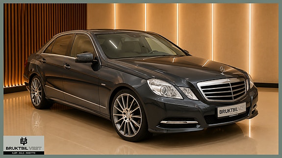 Mercedes-Benz E220 1 of 18