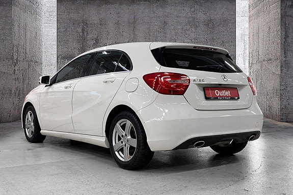 Mercedes-Benz A180 2 of 17