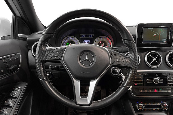 Mercedes-Benz A180 8 of 17