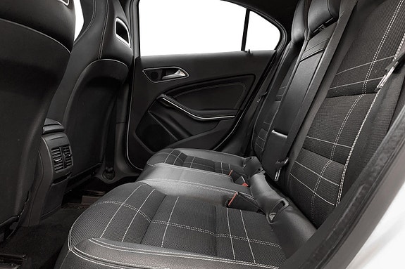 Mercedes-Benz A180 12 of 17