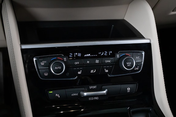 BMW 225xe 16 of 21