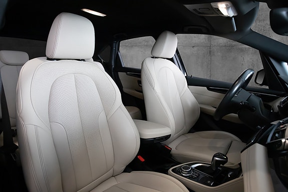BMW 225xe 6 of 21