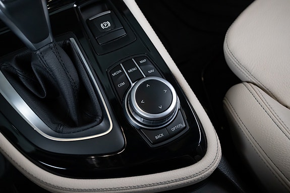 BMW 225xe 17 of 21