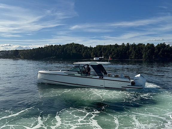 Saxdor 320 GTO -VERDENS MEST SOLGTE BÅT I SIN KLASSE 6 of 12